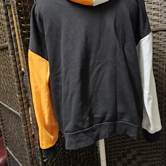Nightmare before Christmas, Jack Skellington sweatshirt and beanie bundle - Picture 8 of 9